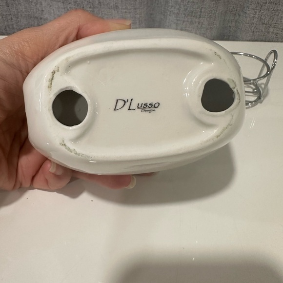 D’lusso design damask 3 piece salt and pepper set. - Picture 3 of 7